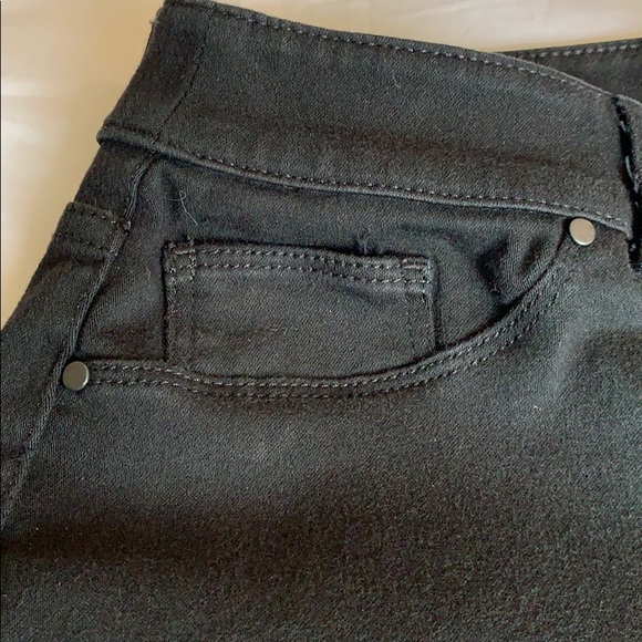 EUC Chico’s Platinum collection black Jeans pants 8-10 - Picture 4 of 8